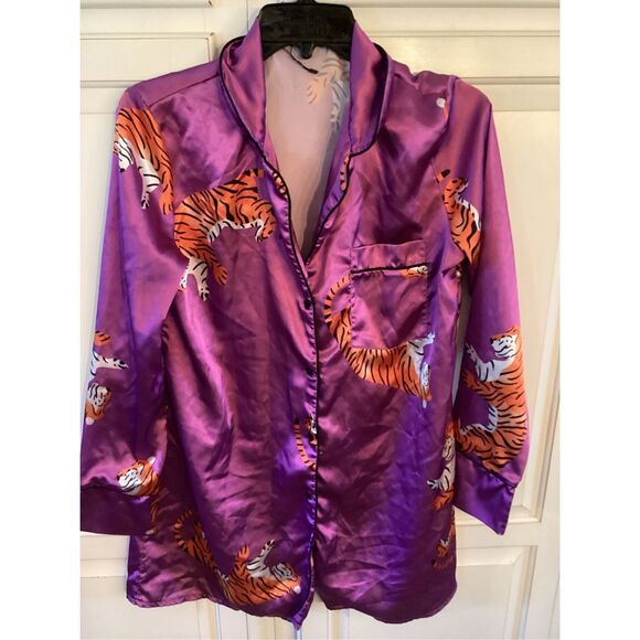 Nasty Gal Satin Purple Tiger Pajama PJ Top Sz 4 Button Up - Picture 2 of 8